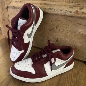 Nike Air Jordan size 9.5 low top